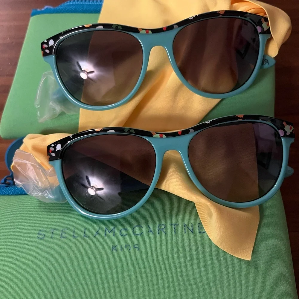 Stella McCartney Kids Teal & Black Floral Trim Sunglasses